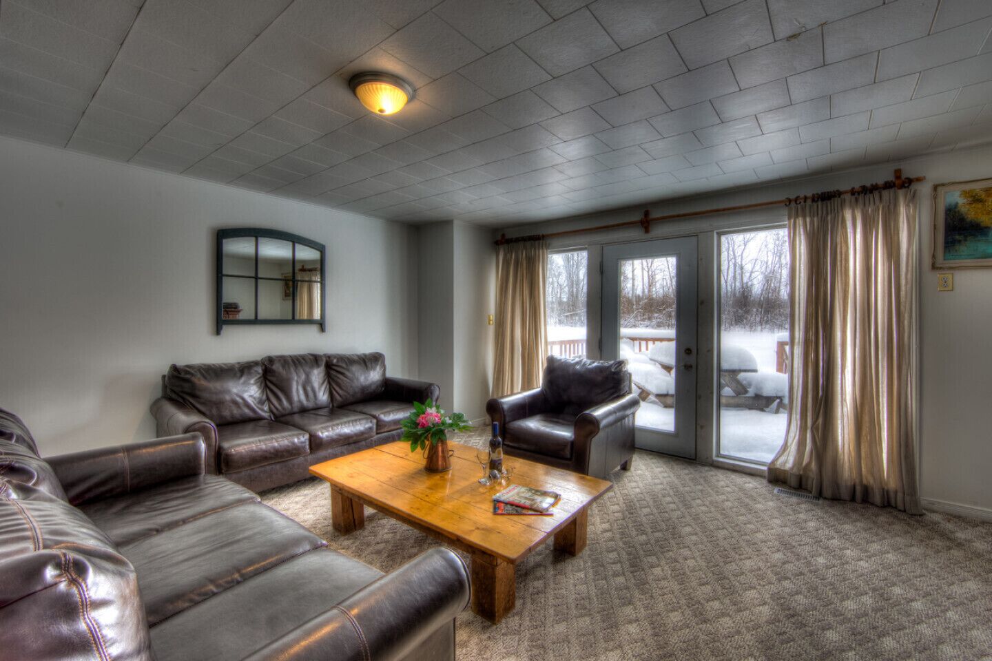 Blue Mountain 6 Bdrm VERY PRIVATE Cottage on 10 acres, Outdoor Hot Tub