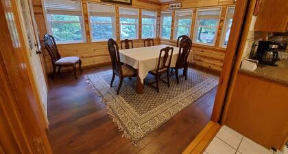 Fully furnished 5 bedroom home in a nice neighborhood