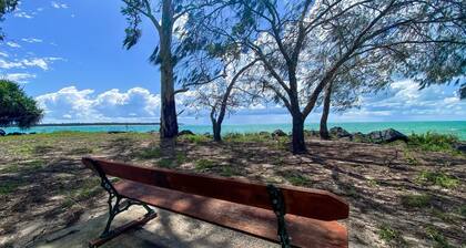 A Yearenda - Water Views -3BR - Steps to the Beach