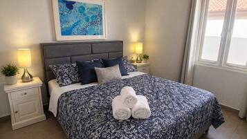 3 bedrooms, in-room safe, desk, iron/ironing board