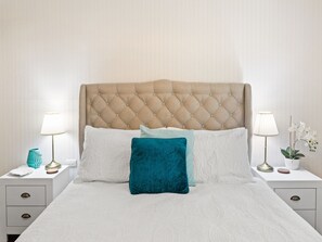 3 bedrooms, iron/ironing board, travel cot, free WiFi