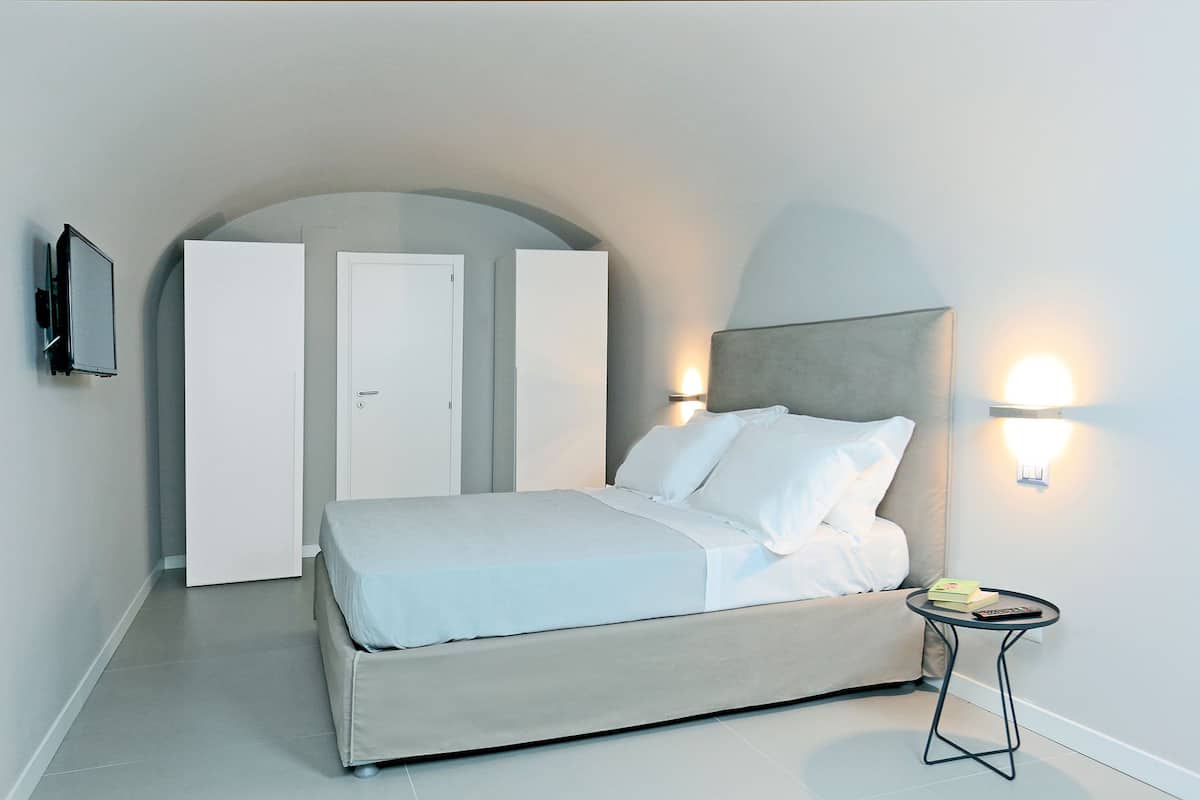 Family Room, 1 Queen Bed with Sofa bed, Non Smoking, Kitchenette (4) | Premium bedding, individually decorated, individually furnished