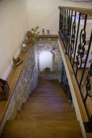 Staircase - Villa 4 Bed & Breakfast (Berat)