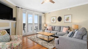 Televisión, chimenea, Netflix, reproductor de DVD