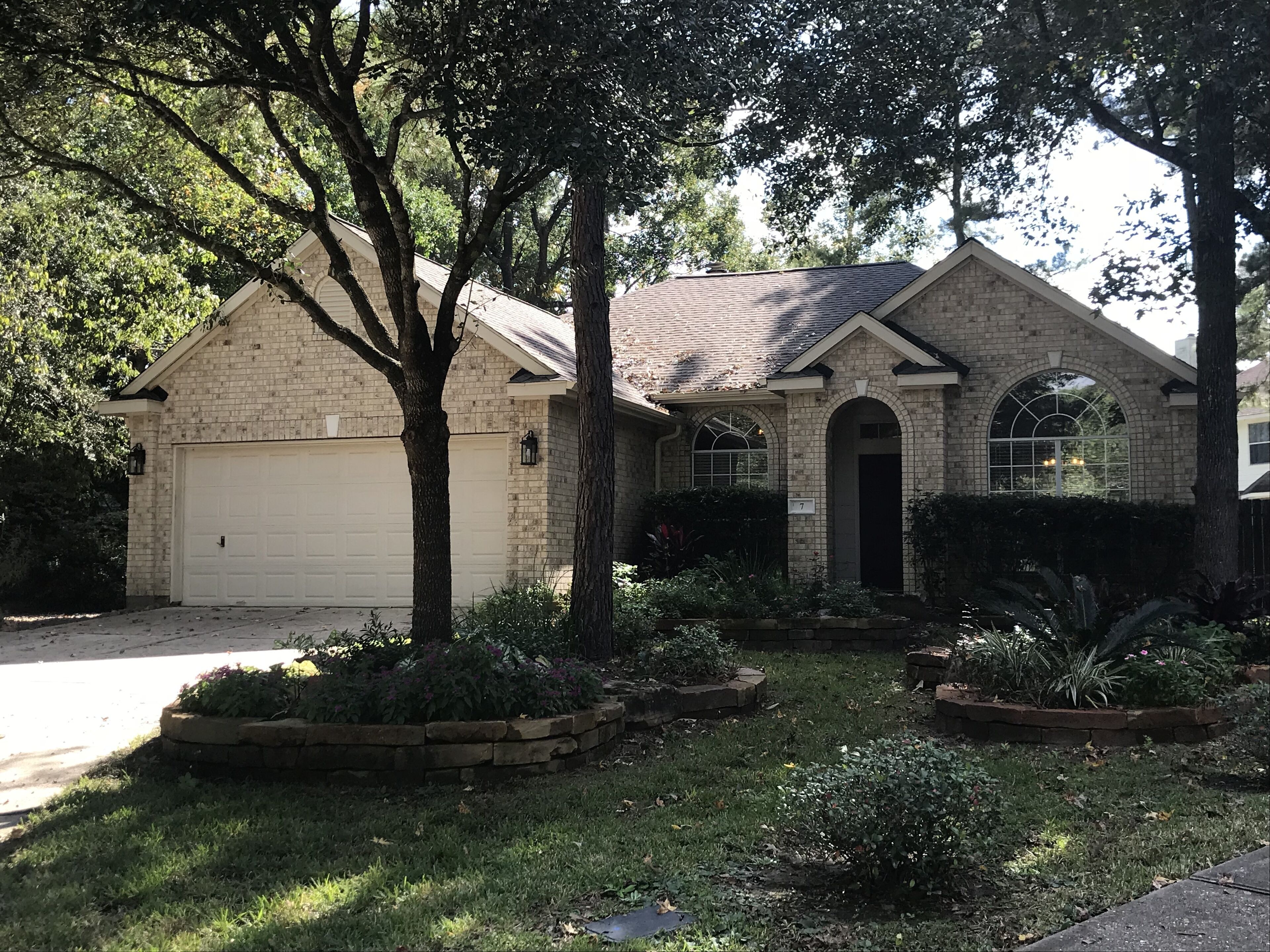 Perfect family home on quiet cul-de-sac in The Woodlands, huge fenced backyard