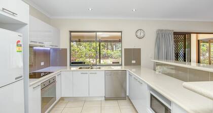 18 Naiad Court - Rainbow Shores. All on one level. Easy walk to beach