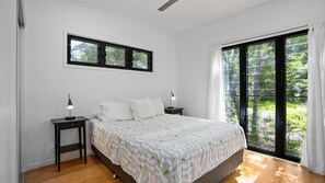 3 bedrooms, WiFi, bed sheets - 16 Ibis Court - Rainbow Shores. Wifi. Pool. Quick walk to beach (RAINBOW BEACH)