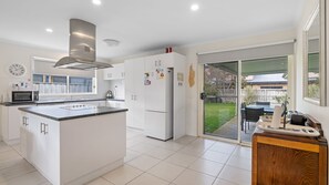 Fridge, microwave, oven, stovetop - Ohana Beach House Inverloch (INVERLOCH)