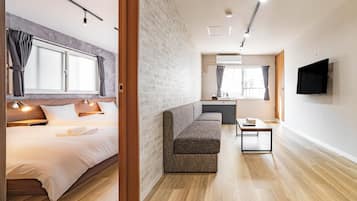 Family Villa, 3 Bedrooms | Desk, laptop workspace, blackout drapes, soundproofing