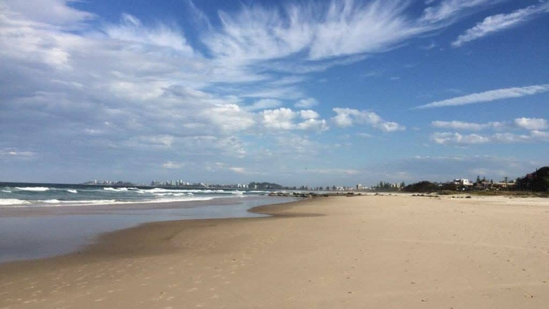 Pelican Sands 401 - Absolute Beachfront at Tugun - Min. 3 night stays! — image 16