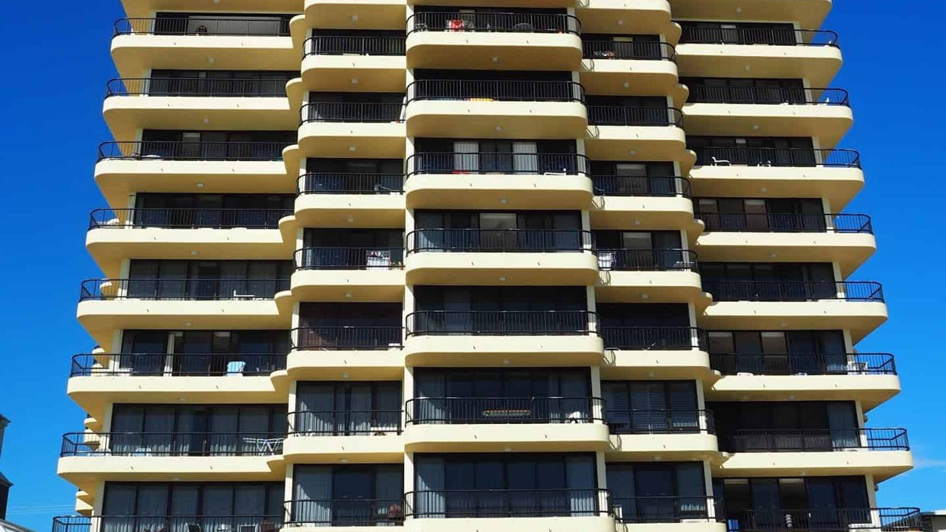 Pelican Sands 401 - Absolute Beachfront at Tugun - Min. 3 night stays! — image 18