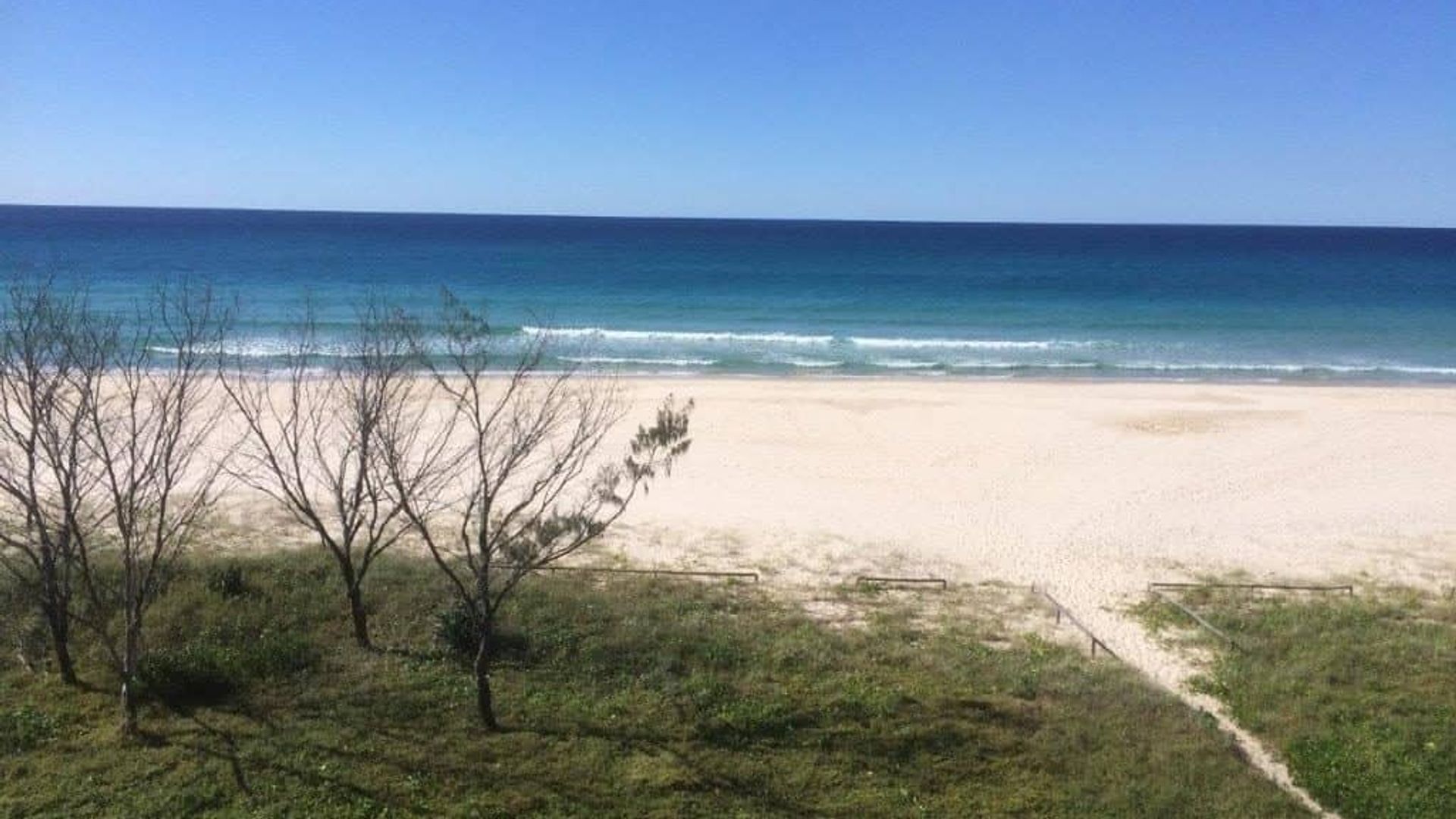 Pelican Sands 401 - Absolute Beachfront at Tugun - Min. 3 night stays! — image 15