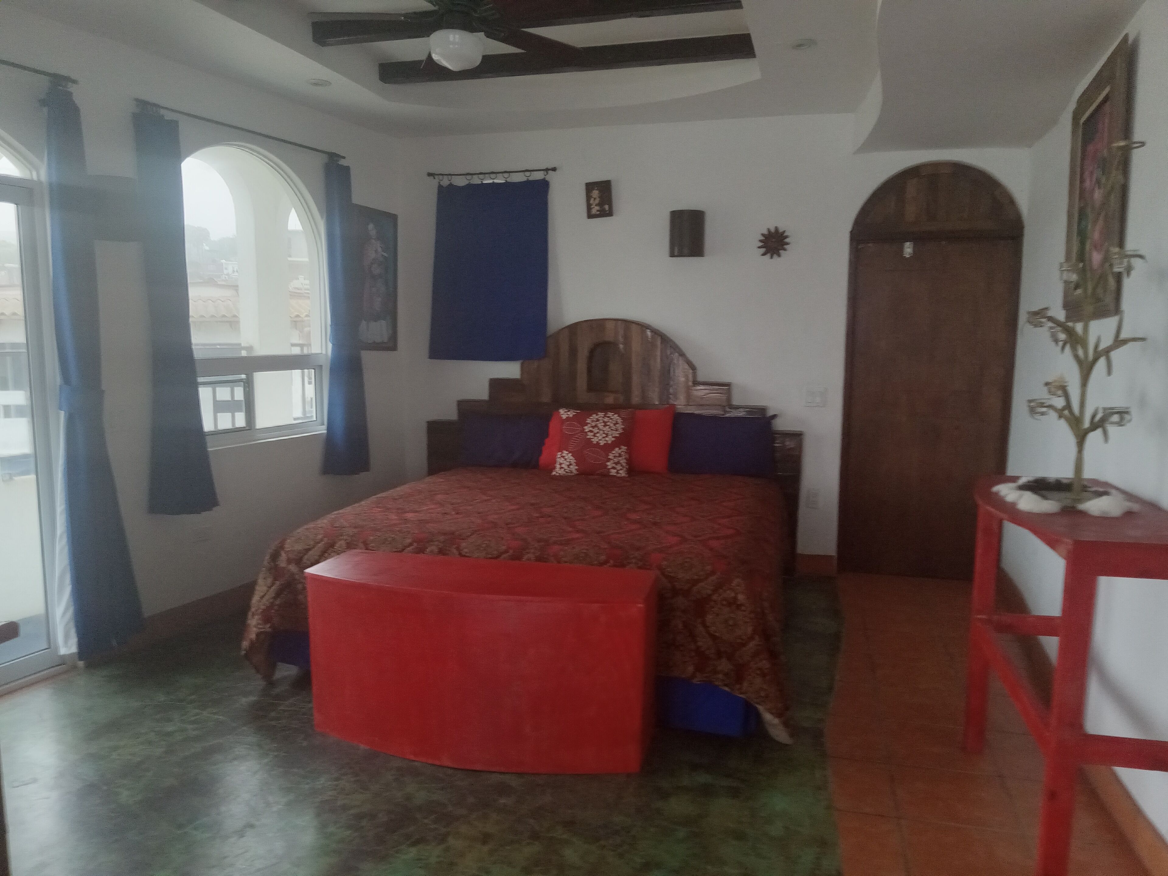 Casa Mar Vista, Ocean Front - 8 bedrooms, 5 bathrooms, pool, jacuzzi, beach, bbq