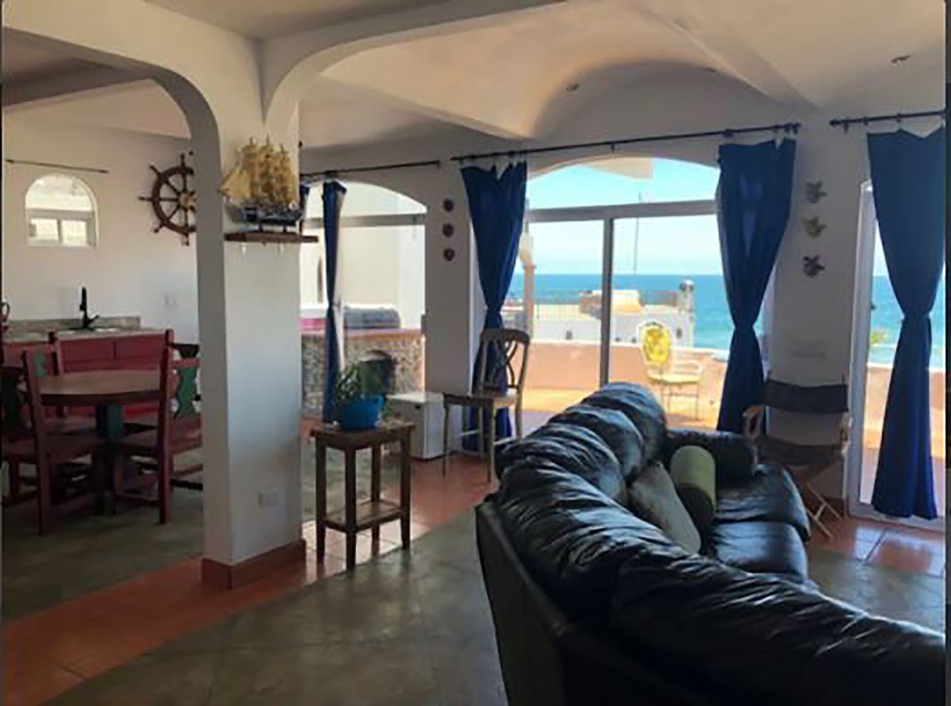 Casa Mar Vista, Ocean Front - 8 bedrooms, 5 bathrooms, pool, jacuzzi, beach, bbq