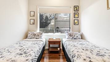 3 chambres, accĂšs Internet, draps fournis