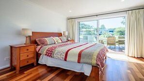 4 Schlafzimmer, Bügeleisen/Bügelbrett, Internetzugang, Bettwäsche