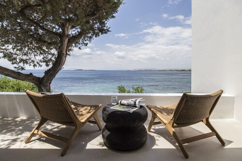 THE MARGI VILLA, Beachfront-SeaView-Private-Luxury