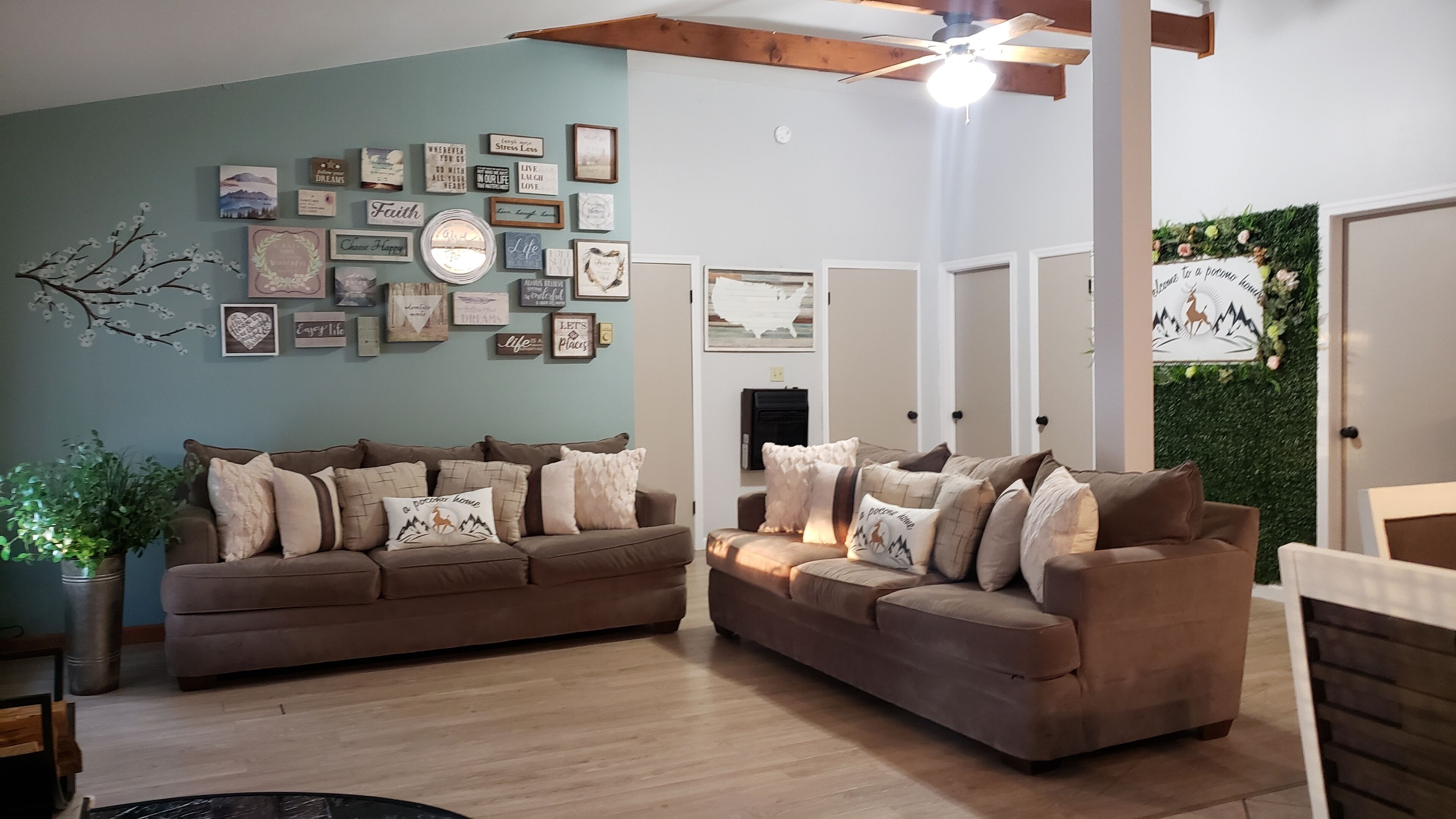 Pocono home..Pool table, airhockey,firepit near ski slopes, casino, waterparks!!