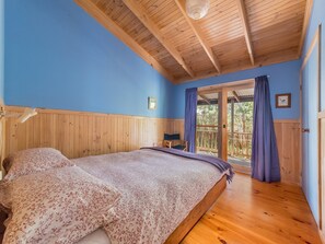 4 chambres, fer et planche à repasser