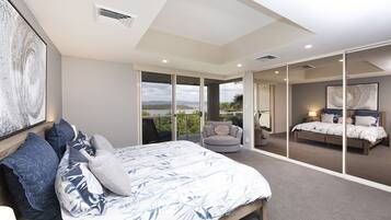 4 bedrooms, desk, iron/ironing board, travel cot