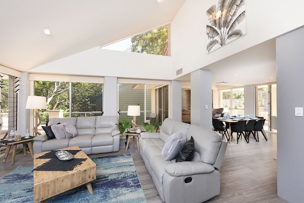 Televisor intel·ligent, Netflix, reproductor de DVD i llibres