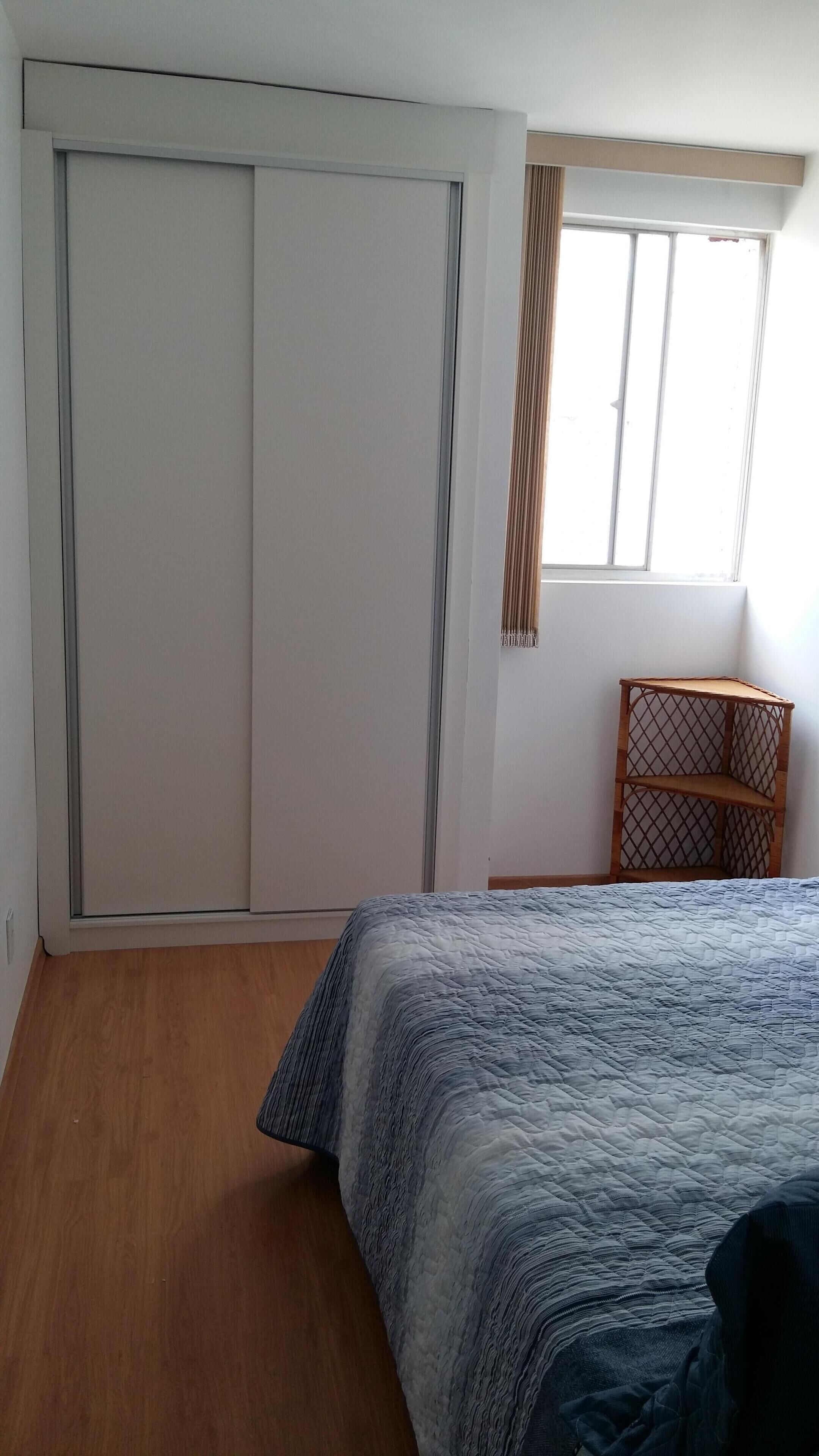 FURNISHED 3 BEDROOM APARTMENT - ACCOMMODATES 6 PEOPLE