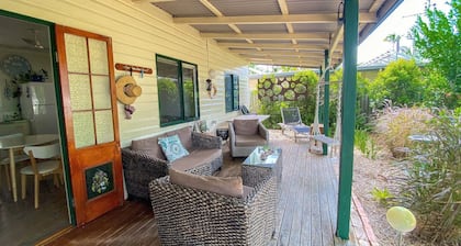 The Batch - Burrum Heads - Walk To Beach - 2BR - Pets Welcome