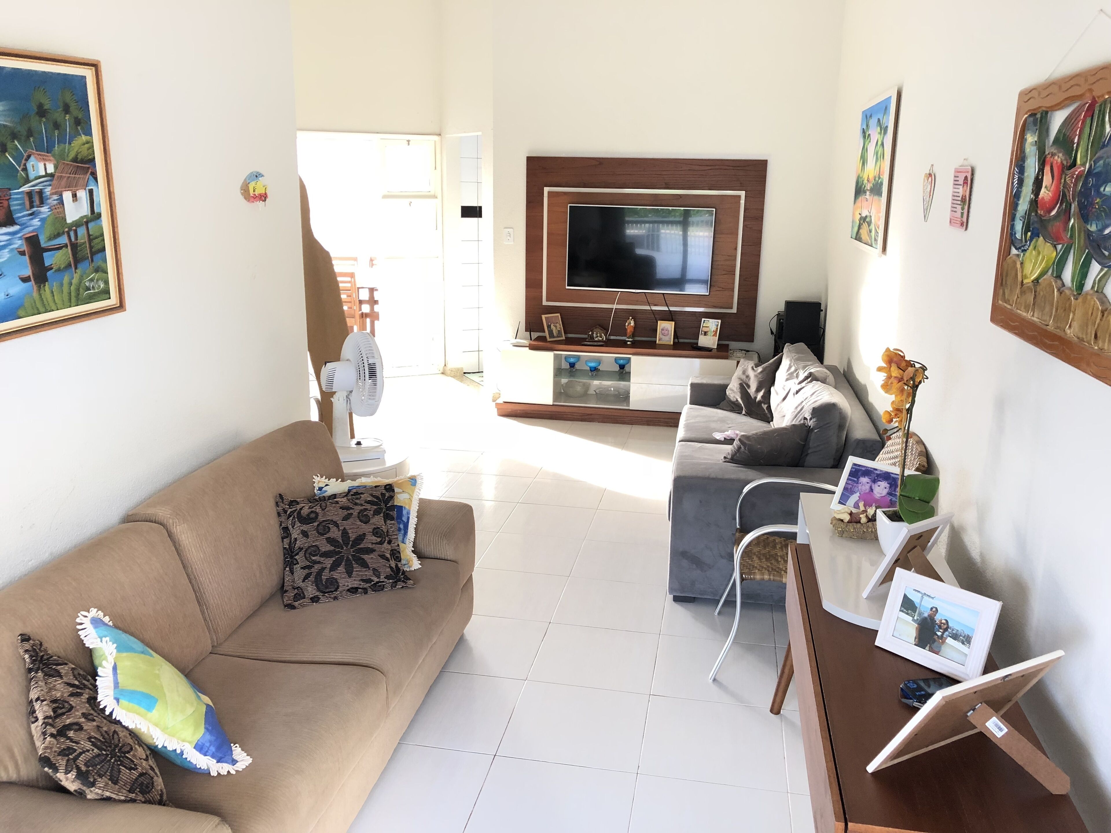 4 BEDROOM HOUSE WITH CLOSED CONDOMINIUM POOL IN FRONT OF THE BEACH