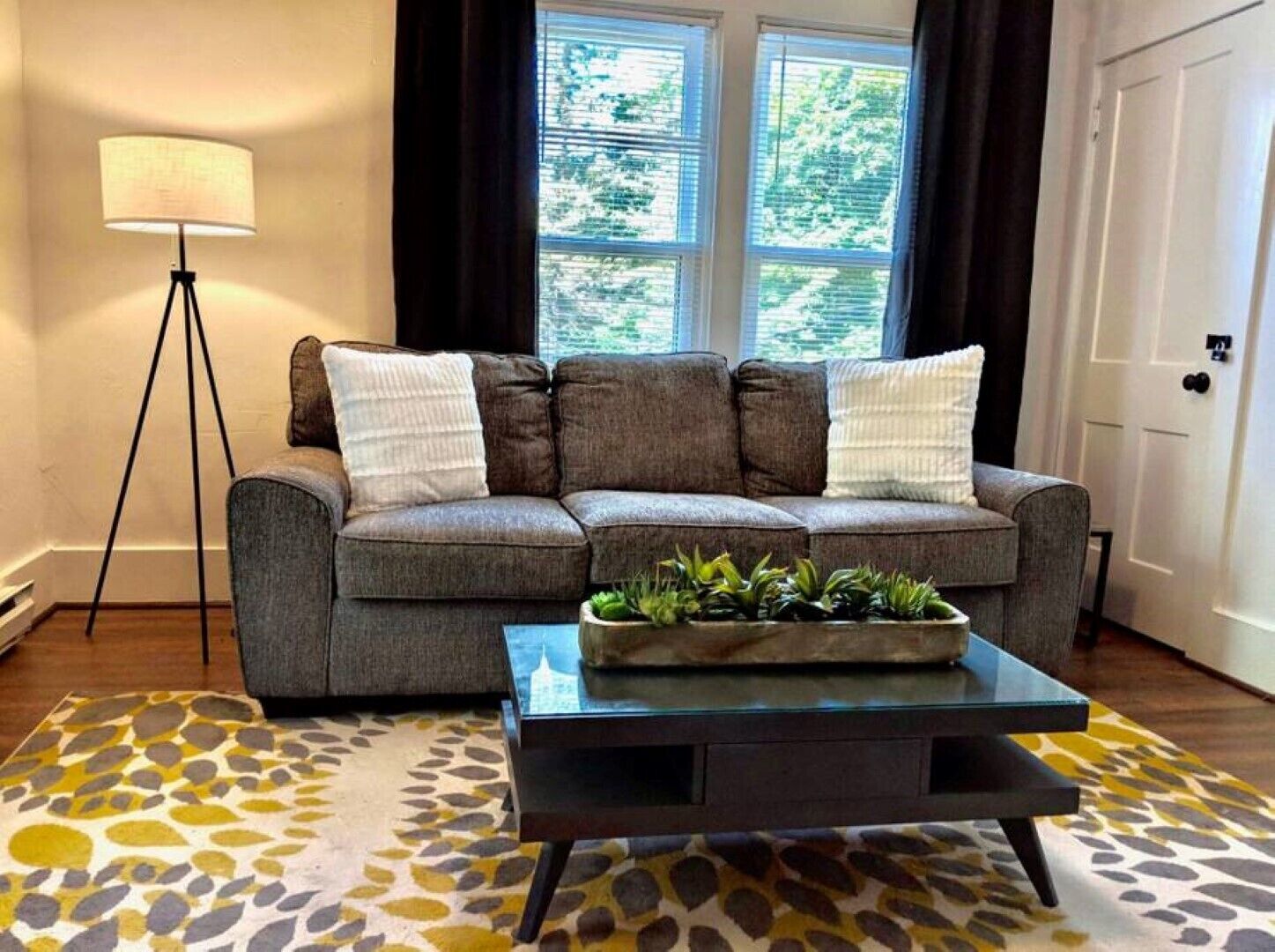 Spacious professionals hideaway