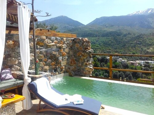 Villa Aeolus with private overflow, endless, heated pool and private garden 