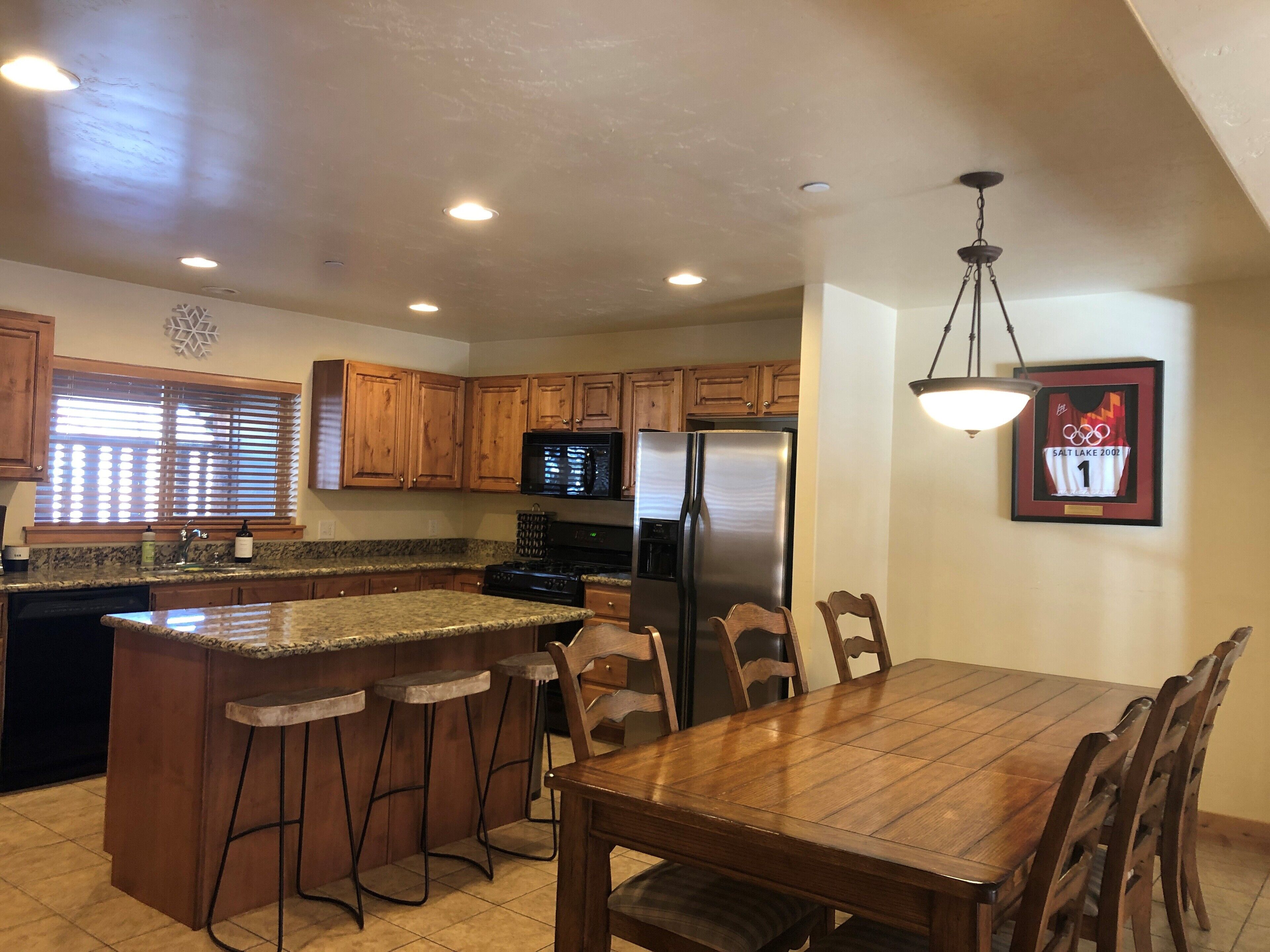 View of the Ski Resort! 4bd, 3.5bth, private hot tub, 2 car garage.