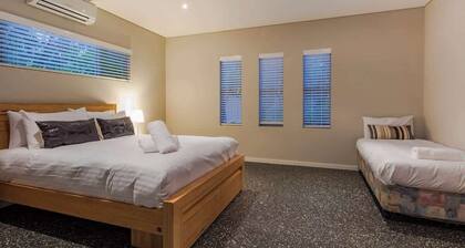 Mimosa—Stylish Beachside Retreat in Dunsborough