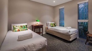 4 chambres, fer et planche à repasser, Wi-Fi, literie fournie