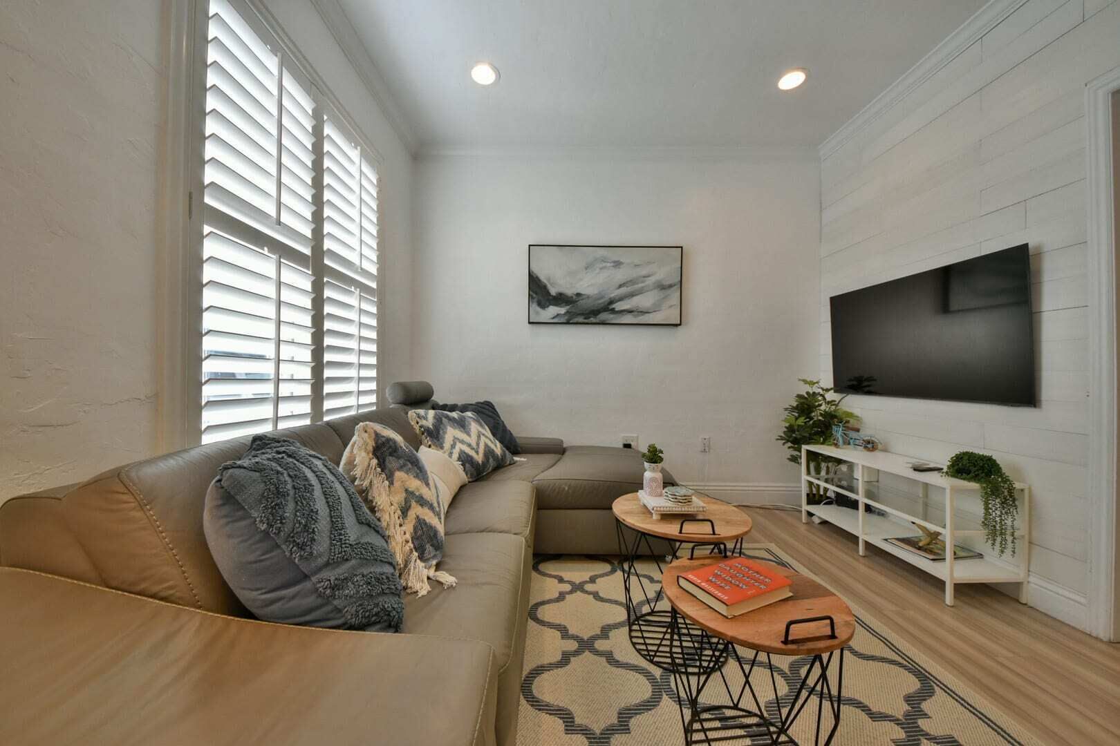 ꧁Couple's Escapade • Steps from Sand • A•C, W•D꧂