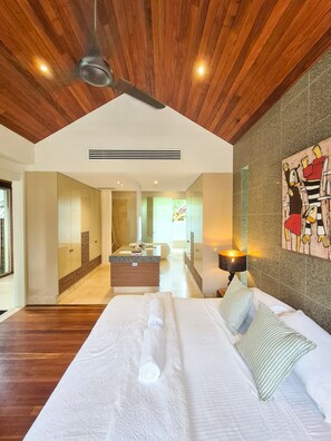 8 bedrooms, desk, Internet, bed sheets - 38 Beachfront Mirage Drive, Port Douglas QLD 4877 (Port Douglas)