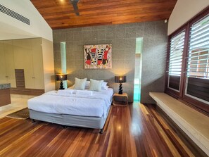 8 habitaciones, escritorio, internet y ropa de cama 