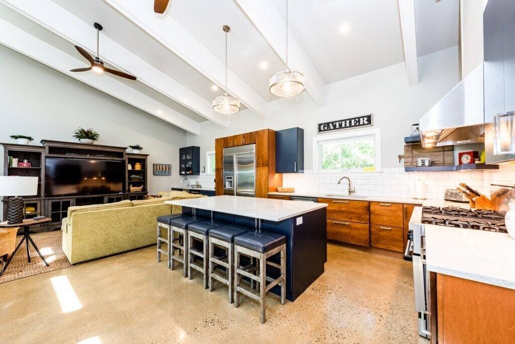 2024 Open! Sawyer Home Close To Everything!