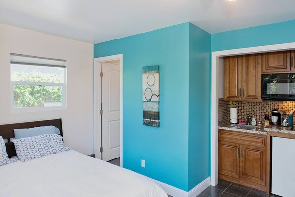 مكواة/لوح كي وواي فاي وملاءات أسرّة