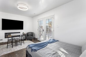 Iron/ironing board, free WiFi, bed sheets