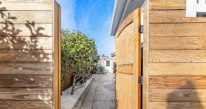 Recently Updated Private Studio w/ Separate Entrance Near Lake Chabot