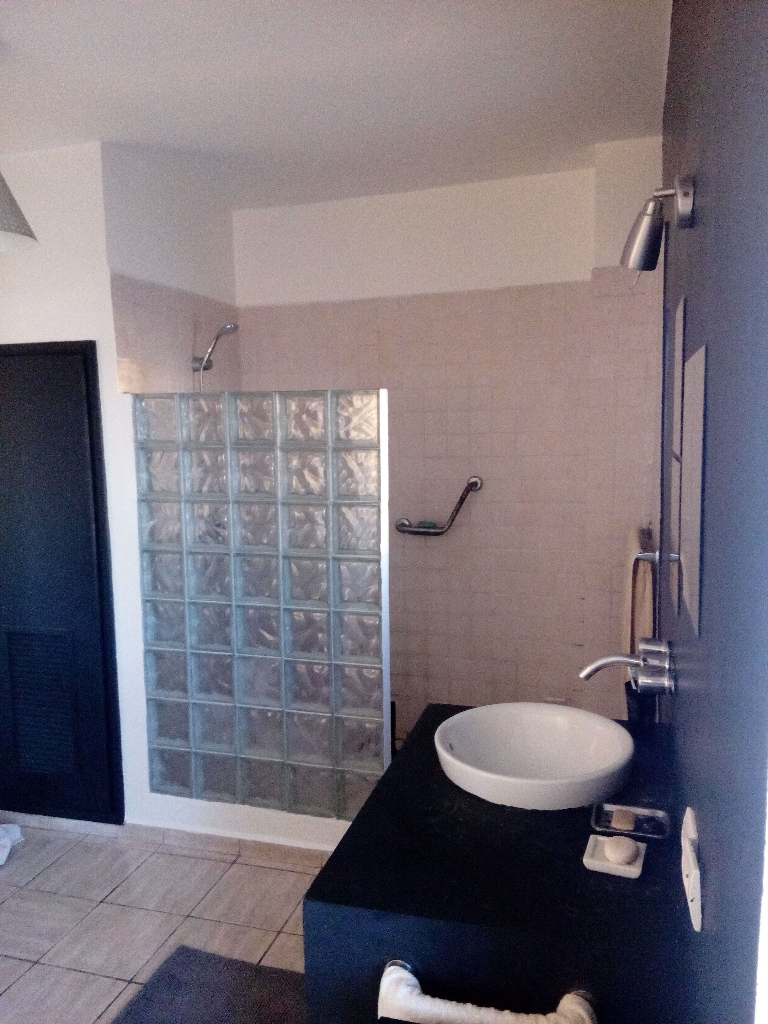 Handtücher, Seife, Shampoo, Toilettenpapier