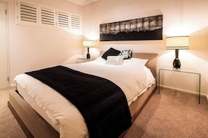 4 chambres, fer et planche à repasser, Wi-Fi, literie fournie