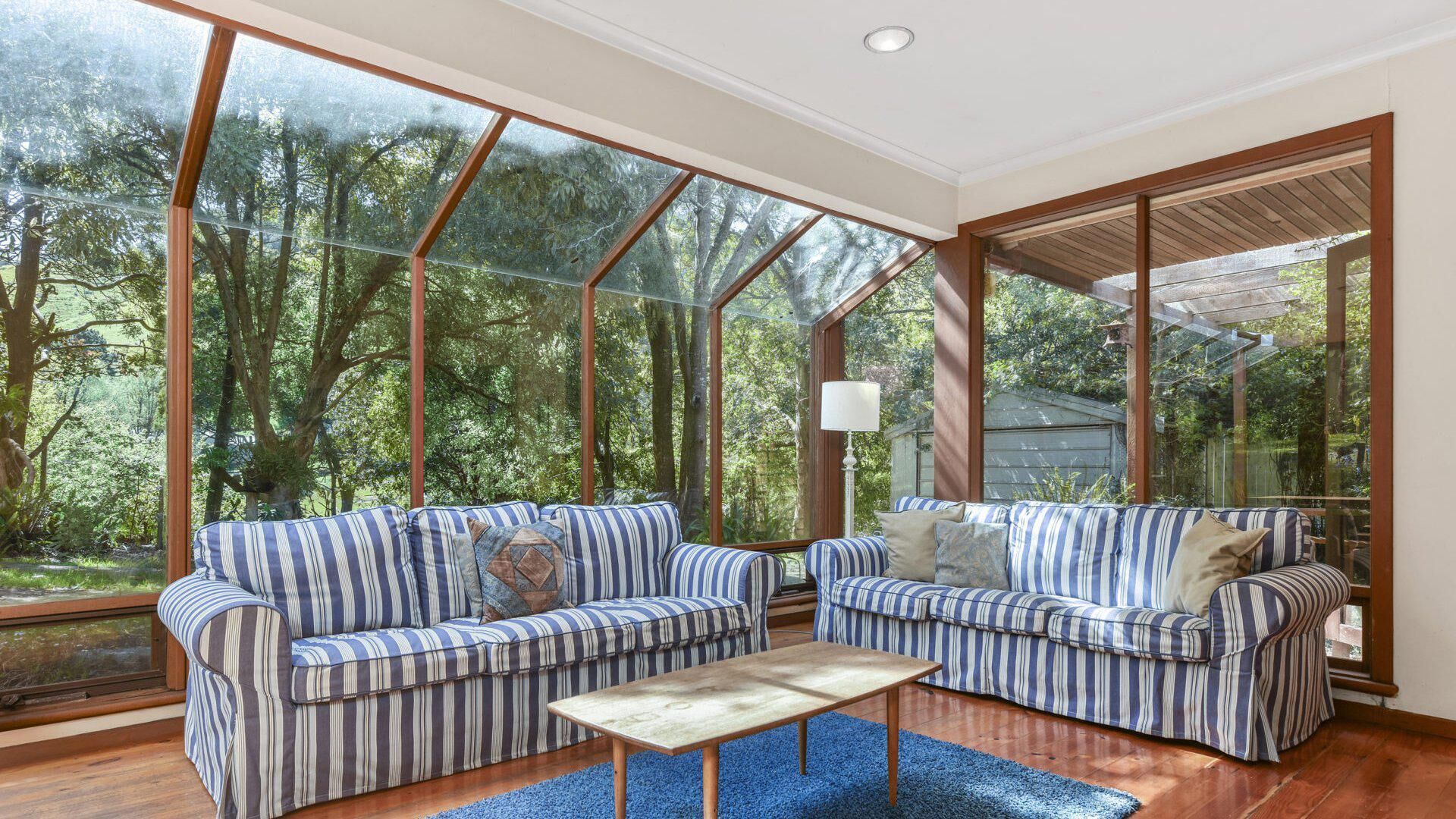 TV, fireplace, DVD player, books