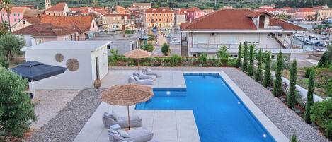 Outdoor pool, a heated pool