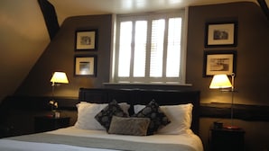 Executive Room, 1 King Bed, Non Smoking | Egyptian cotton sheets, premium bedding, desk, iron/ironing board - The Brewery Tap (Abingdon)