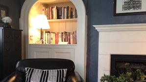 Superior Room, 1 King Bed, Non Smoking | Egyptian cotton sheets, premium bedding, desk, iron/ironing board - The Brewery Tap (Abingdon)