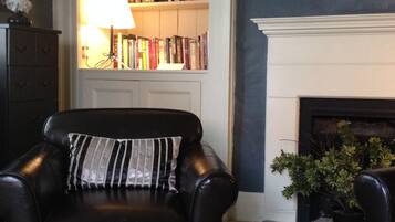 Superior Room, 1 King Bed, Non Smoking