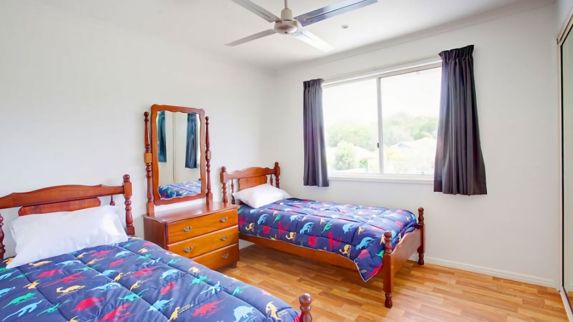 29 Cypress Avenue - Rainbow Beach. Close to the beach with a pool — image 22