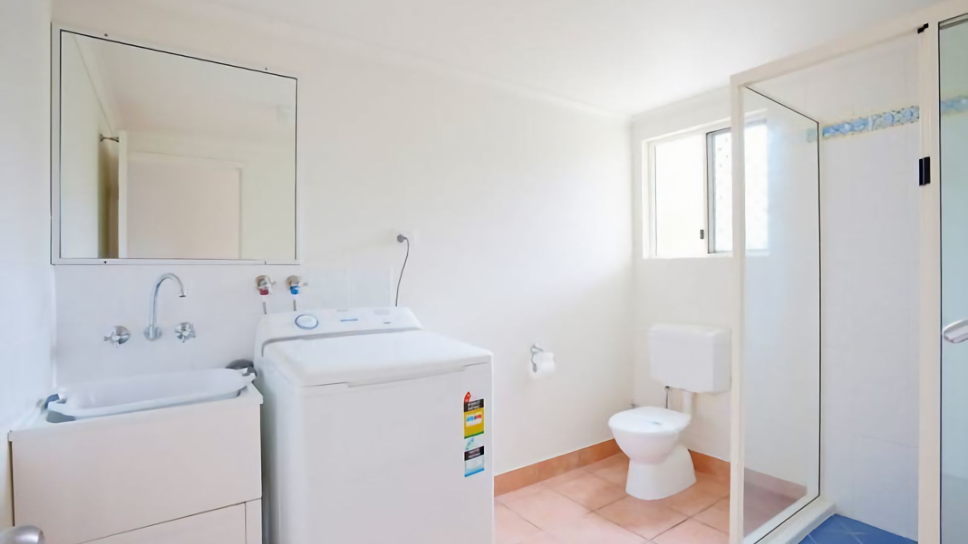 29 Cypress Avenue - Rainbow Beach. Close to the beach with a pool — image 21
