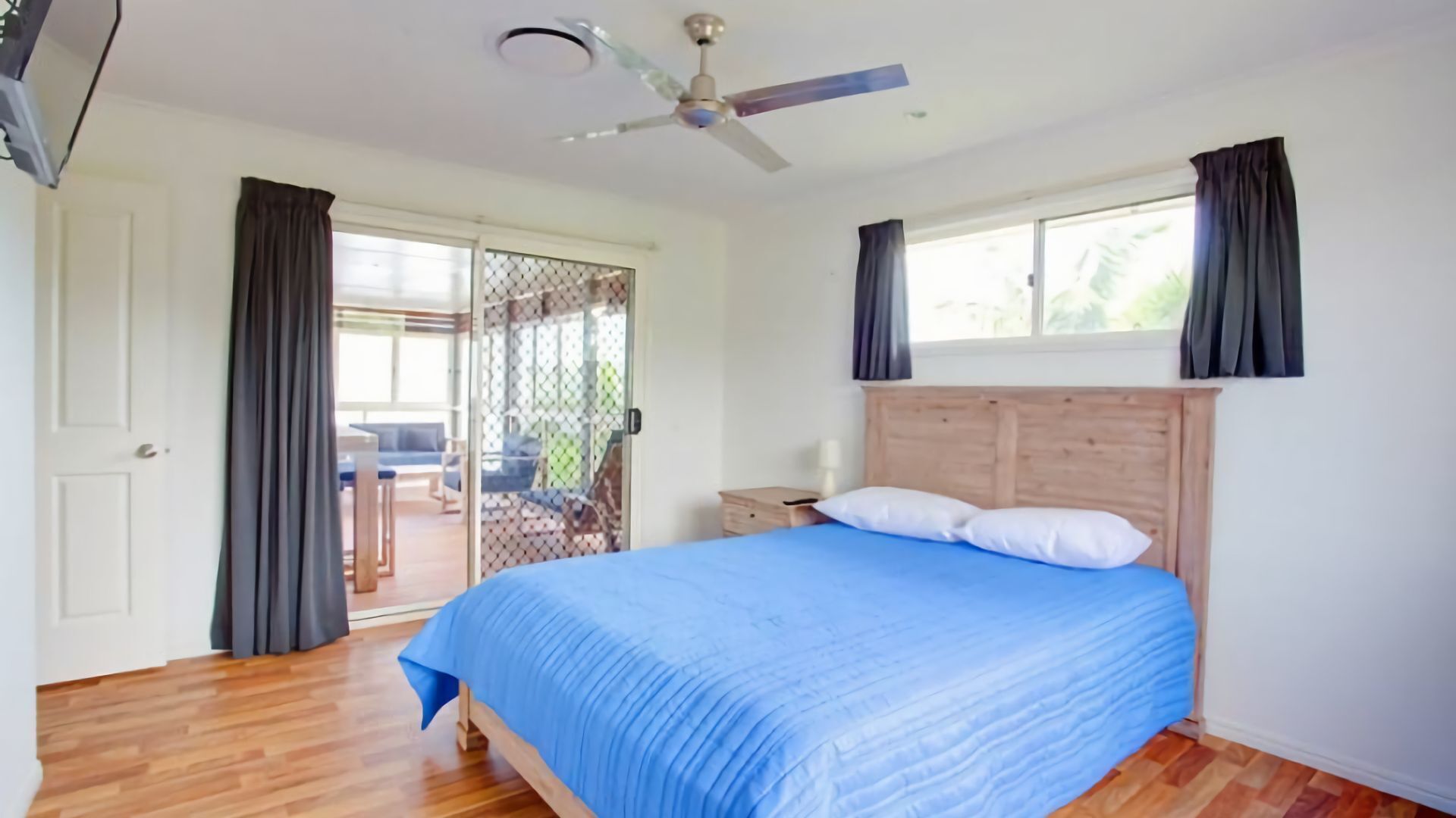 29 Cypress Avenue - Rainbow Beach. Close to the beach with a pool — image 16
